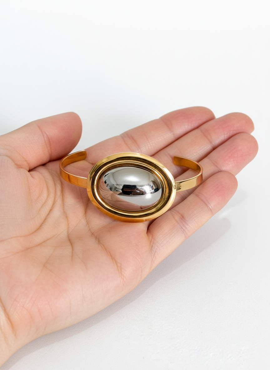 Bracelete na palma da mão