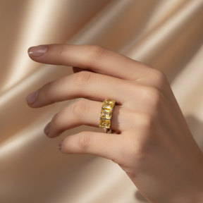 Mulher usando Anel Quad Lux Citrino